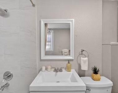 1401 Collier Street - Photo Thumbnail 16