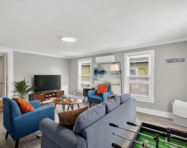 1401 Collier Street - Photo Thumbnail 1