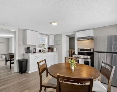 1401 Collier Street - Photo Thumbnail 11