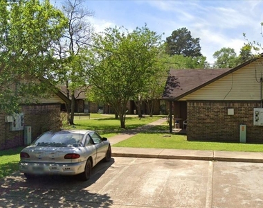 329 Marcus Street - Photo Thumbnail 4
