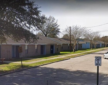 304 Mooney Avenue - Photo Thumbnail 3