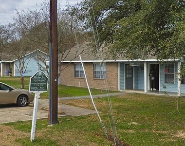 304 Mooney Avenue - Photo Thumbnail 2