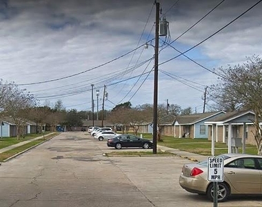 304 Mooney Avenue - Photo Thumbnail 7