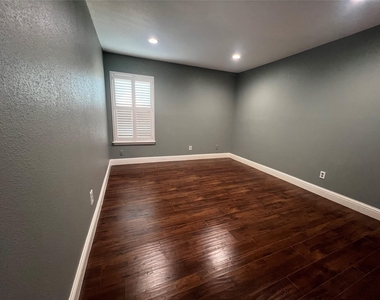 840 Threadneedle Street - Photo Thumbnail 15
