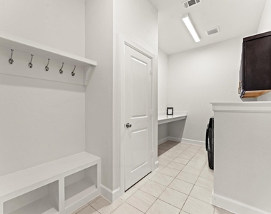 9606 Pink Blossom Court - Photo Thumbnail 8