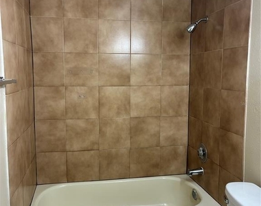 7193 E Bank Dr - Photo Thumbnail 7