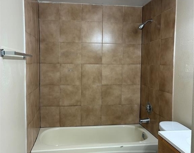 7193 E Bank Dr - Photo Thumbnail 9