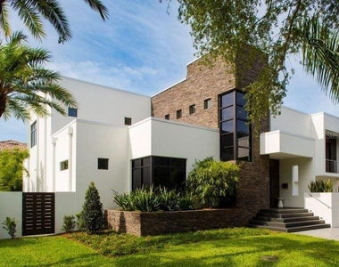 356 Bayview Drive Ne - Photo Thumbnail 2