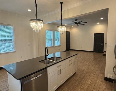 331 N Trask Street - Photo Thumbnail 6