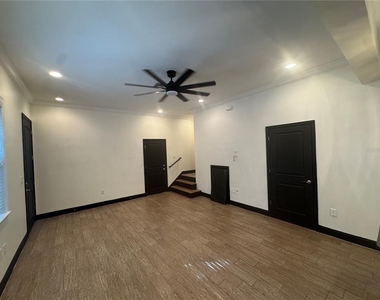 331 N Trask Street - Photo Thumbnail 4