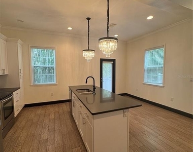 331 N Trask Street - Photo Thumbnail 7