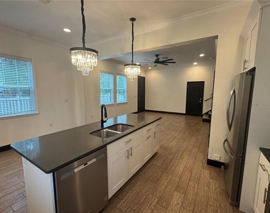 331 N Trask Street - Photo Thumbnail 5