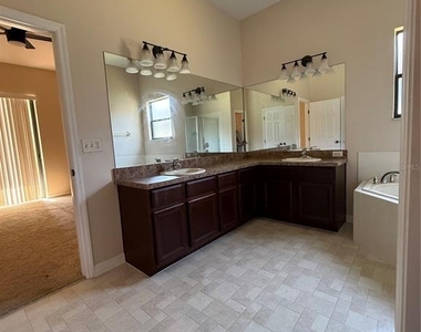 713 Bridgeford Crossing Boulevard - Photo Thumbnail 24