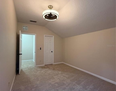 713 Bridgeford Crossing Boulevard - Photo Thumbnail 31