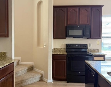 713 Bridgeford Crossing Boulevard - Photo Thumbnail 10