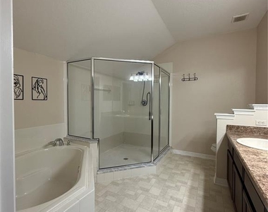 713 Bridgeford Crossing Boulevard - Photo Thumbnail 20