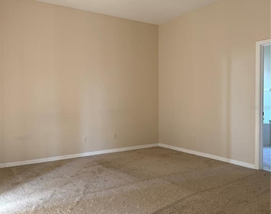 713 Bridgeford Crossing Boulevard - Photo Thumbnail 16