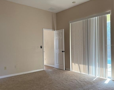 713 Bridgeford Crossing Boulevard - Photo Thumbnail 17