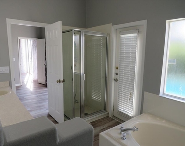 16625 Palm Spring Drive - Photo Thumbnail 13