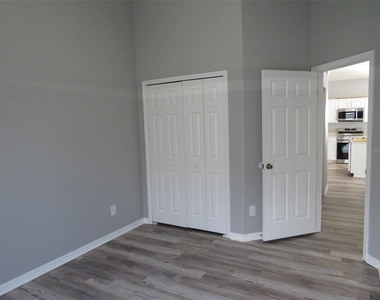 16625 Palm Spring Drive - Photo Thumbnail 21