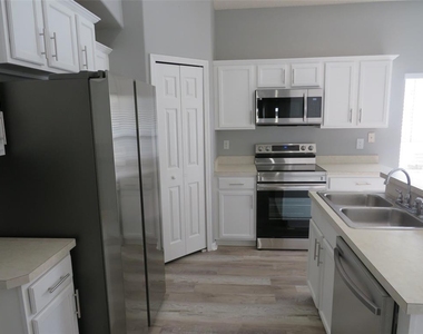 16625 Palm Spring Drive - Photo Thumbnail 8