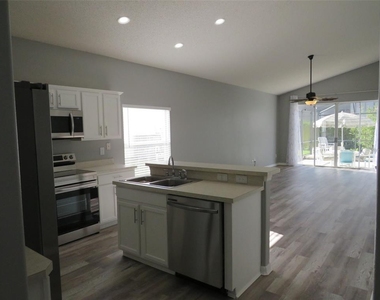 16625 Palm Spring Drive - Photo Thumbnail 6