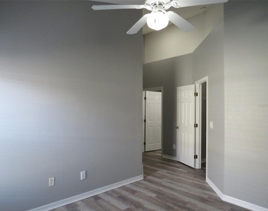 16625 Palm Spring Drive - Photo Thumbnail 29