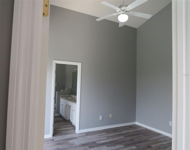 16625 Palm Spring Drive - Photo Thumbnail 14