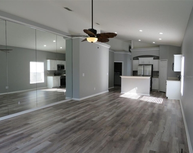 16625 Palm Spring Drive - Photo Thumbnail 4