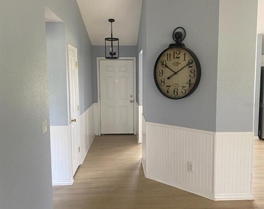 1708 Blue Lake Circle - Photo Thumbnail 17