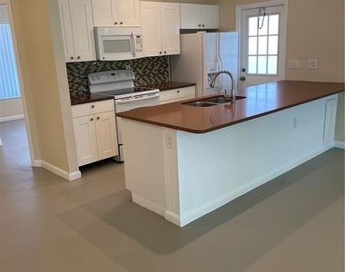 6185 Deming Avenue - Photo Thumbnail 5