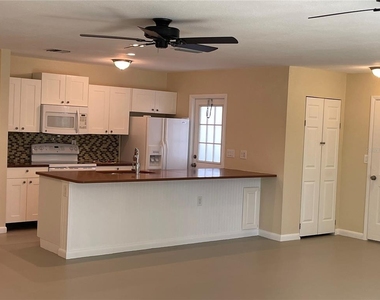 6185 Deming Avenue - Photo Thumbnail 3