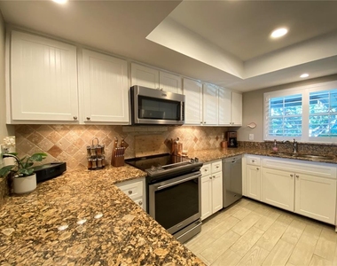10431 Waterbird Way - Photo Thumbnail 11