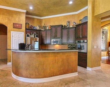 110 Portofino Drive - Photo Thumbnail 13