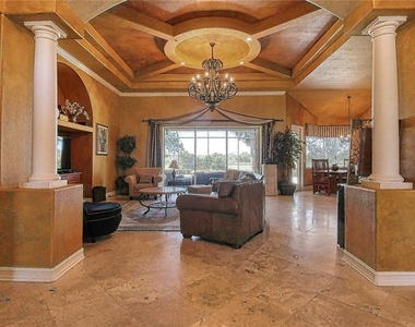 110 Portofino Drive - Photo Thumbnail 9
