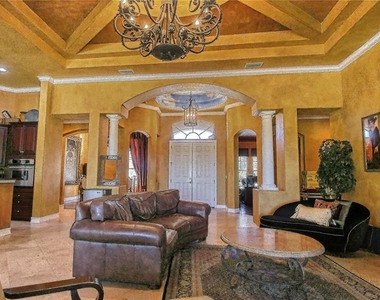 110 Portofino Drive - Photo Thumbnail 5