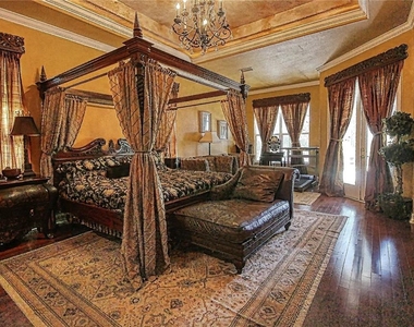 110 Portofino Drive - Photo Thumbnail 23