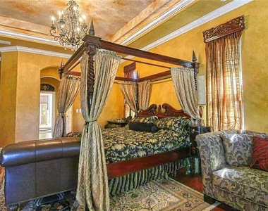110 Portofino Drive - Photo Thumbnail 24