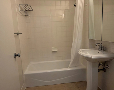 1500 Lexington Avenue - Photo Thumbnail 4