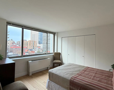 1500 Lexington Ave. - Photo Thumbnail 3
