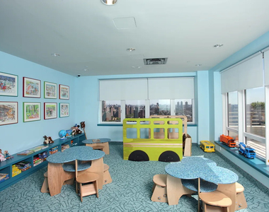1510 Lexington Avenue - Photo Thumbnail 10
