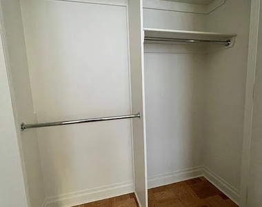 1510 Lexington Avenue - Photo Thumbnail 4