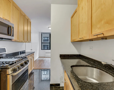 247 West 87th Street - Photo Thumbnail 2