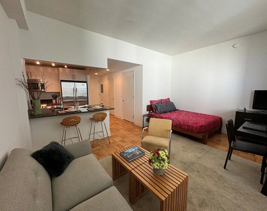 1510 Lexington Avenue - Photo Thumbnail 1