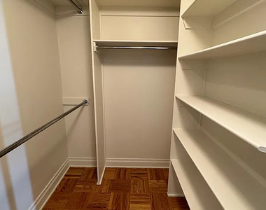 1510 Lexington Avenue - Photo Thumbnail 3