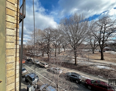 147 Starr Street - Photo Thumbnail 3
