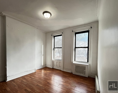 147 Starr Street - Photo Thumbnail 5