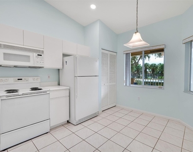 5876 Regal Glen Drive - Photo Thumbnail 8