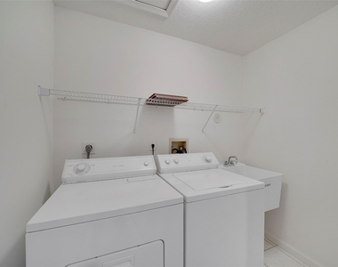 5876 Regal Glen Drive - Photo Thumbnail 35