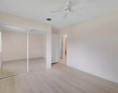 5876 Regal Glen Drive - Photo Thumbnail 24